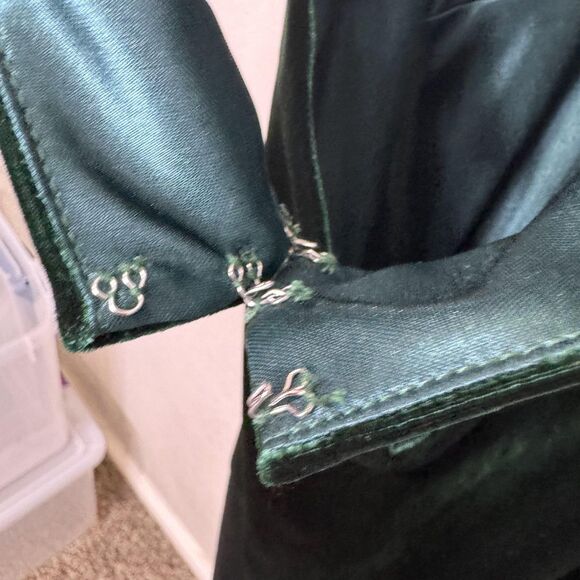 Revelry Atherna Velvet Halter Gown Size 4 Green Open Back Maxi Formal Dress Prom - Picture 11 of 11